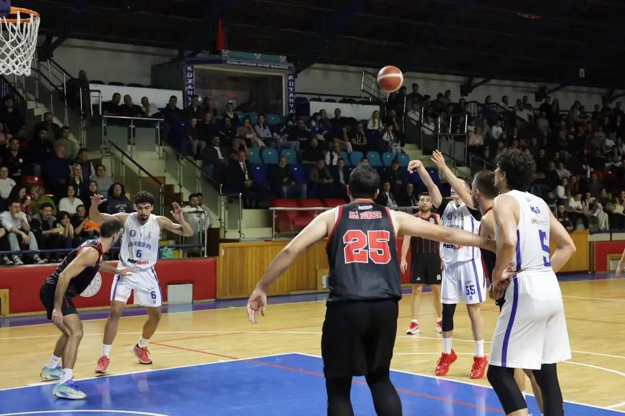 Kütahya Belediyespor, Uşak temsilcisini 69-65 mağlup etti