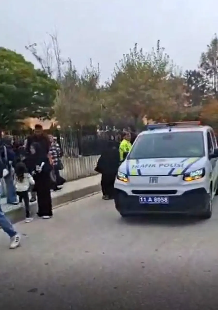 Bozüyük’te sınava geç kalan adayların yardımına polis yetişti