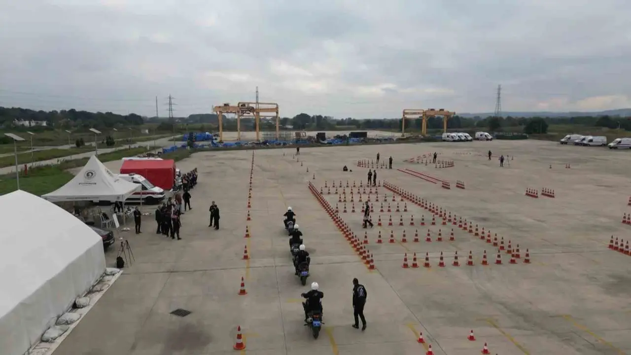 90 saniyede hazırlanıp 3 dakikada vakanın yanında oluyorlar