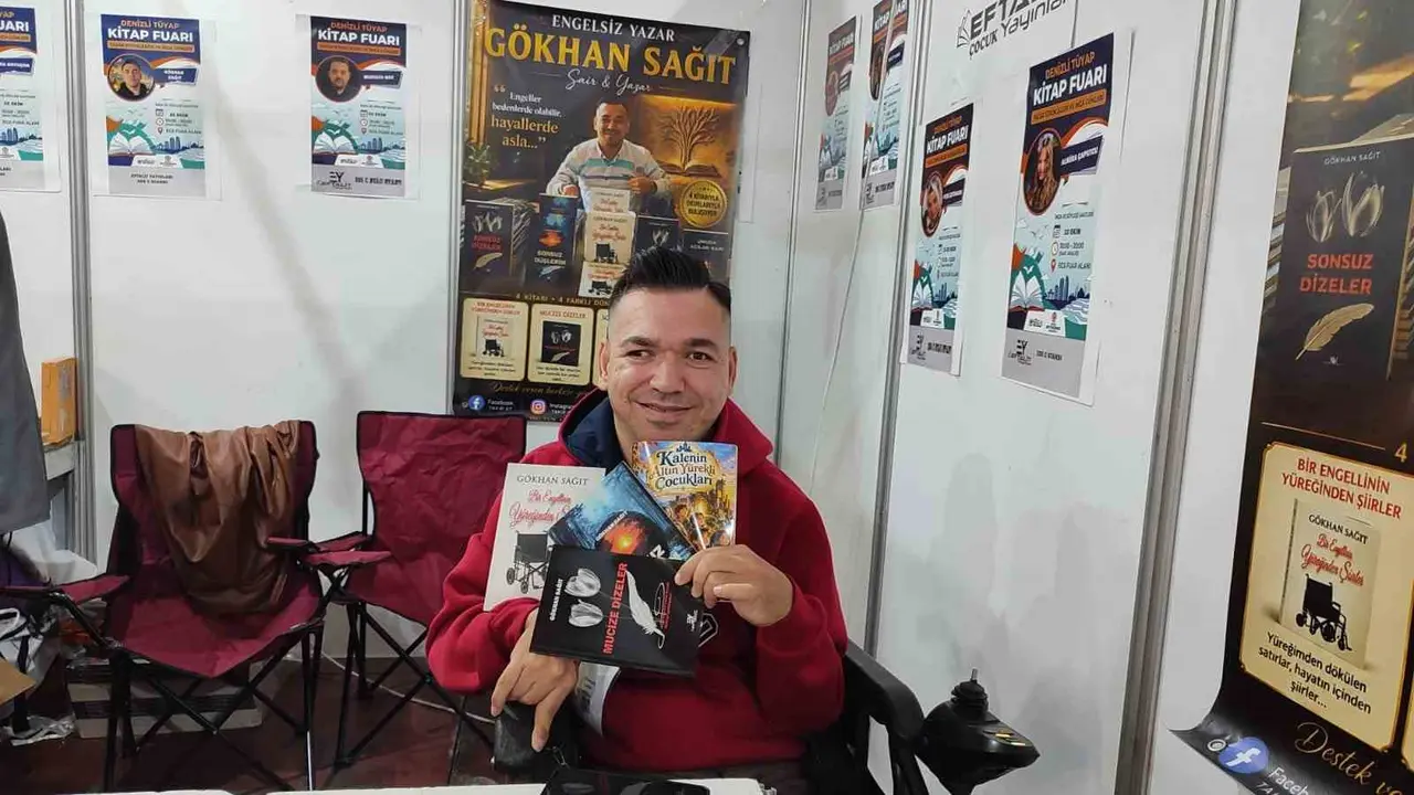 Engelsiz Yazar kitap fuarında okurlarıyla buluştu
