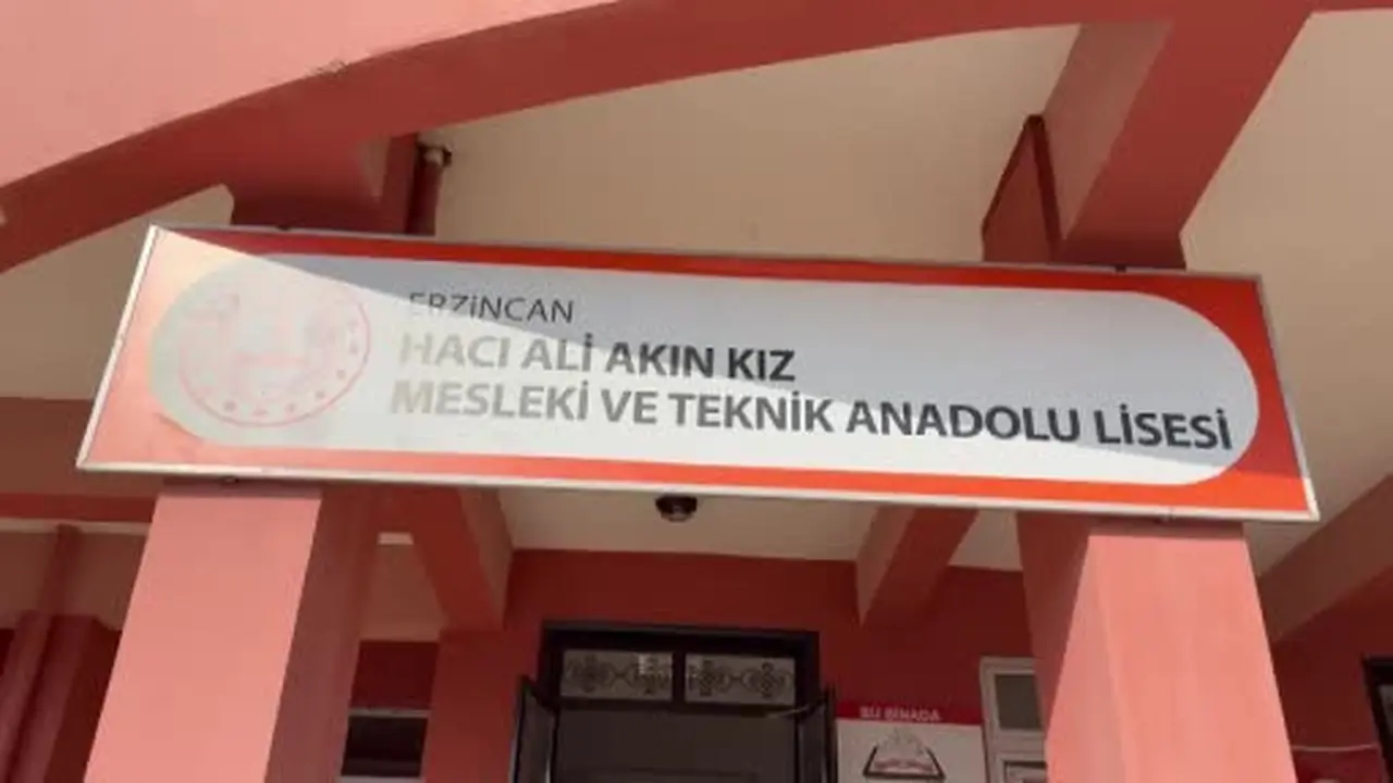 Erzincan’da öğrencilere yönelik kâğıt rölyef kursu başlatıldı