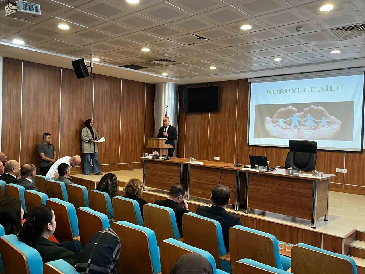 Adıyaman’da adliye personeline koruyucu aile eğitimi verildi