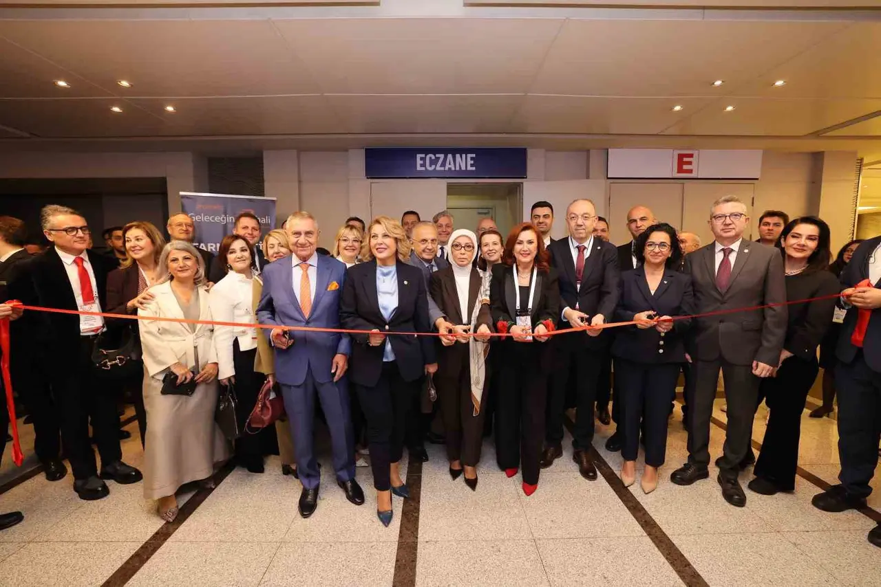 Eczacılar İstanbul’da Geleceğin E Hali Kongresi’nde buluştu
