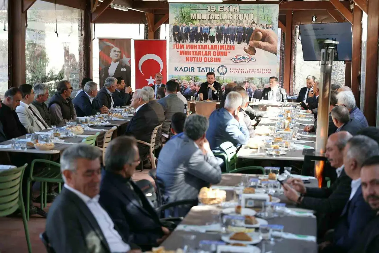 Başkan Tatık, Tavaslı muhtarlarla bir araya geldi