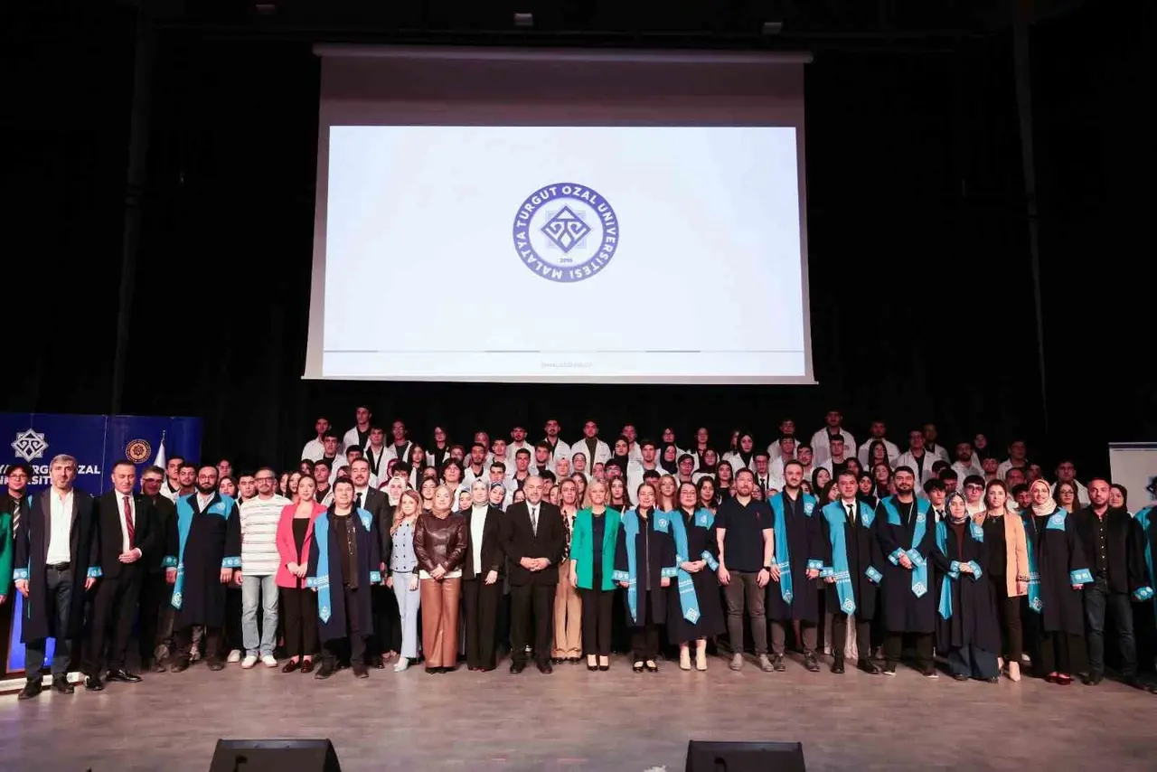 Malatya Turgut Özal Üniversitesi Tıp Fakültesi’nde beyaz önlük heyecanı