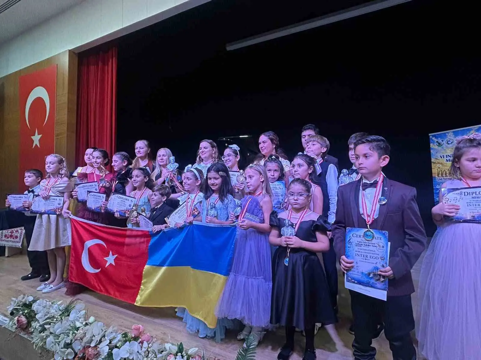 Honazlı Melisa, uluslararası müzik festivalinde Denizli’nin gururu oldu