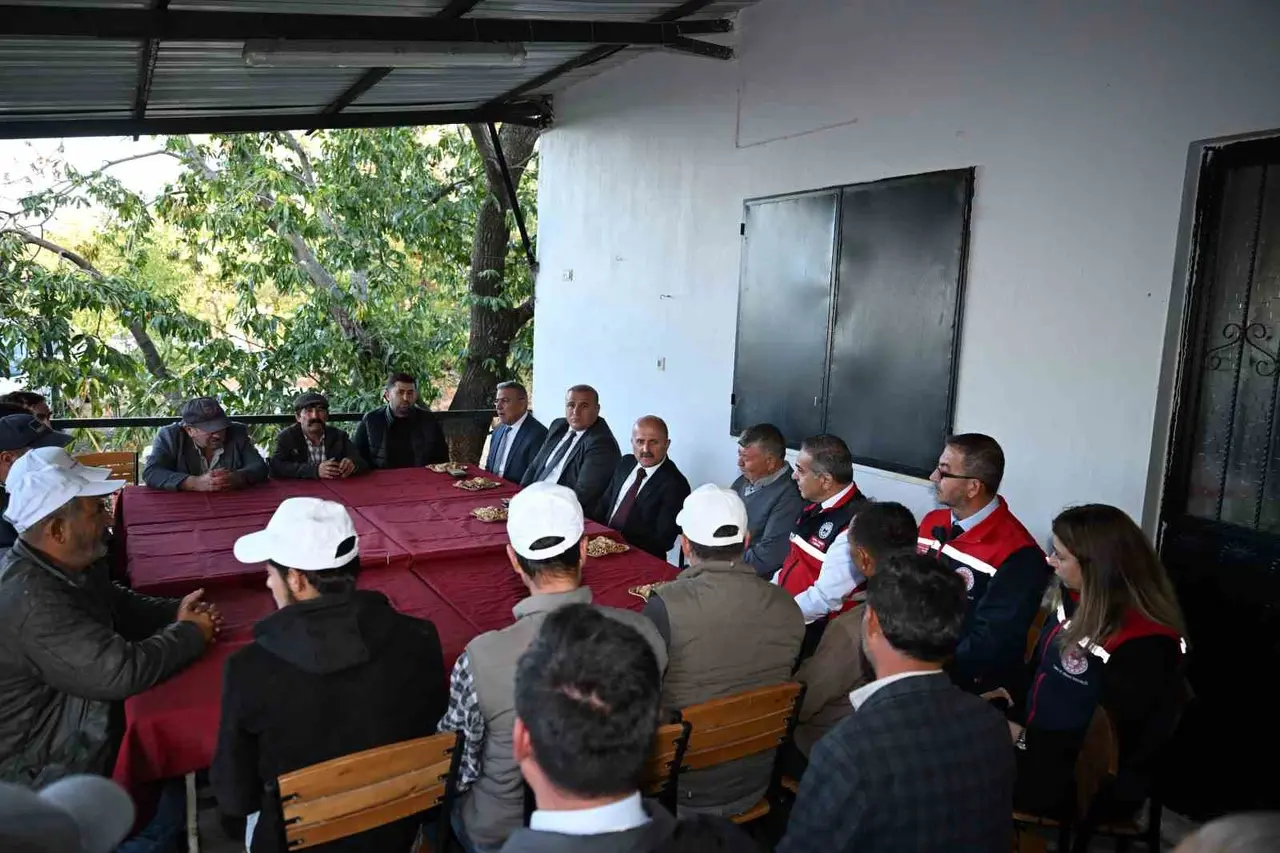 Aydın Valisi Varol, Sarıçam Mahallesi sakinleriyle buluştu