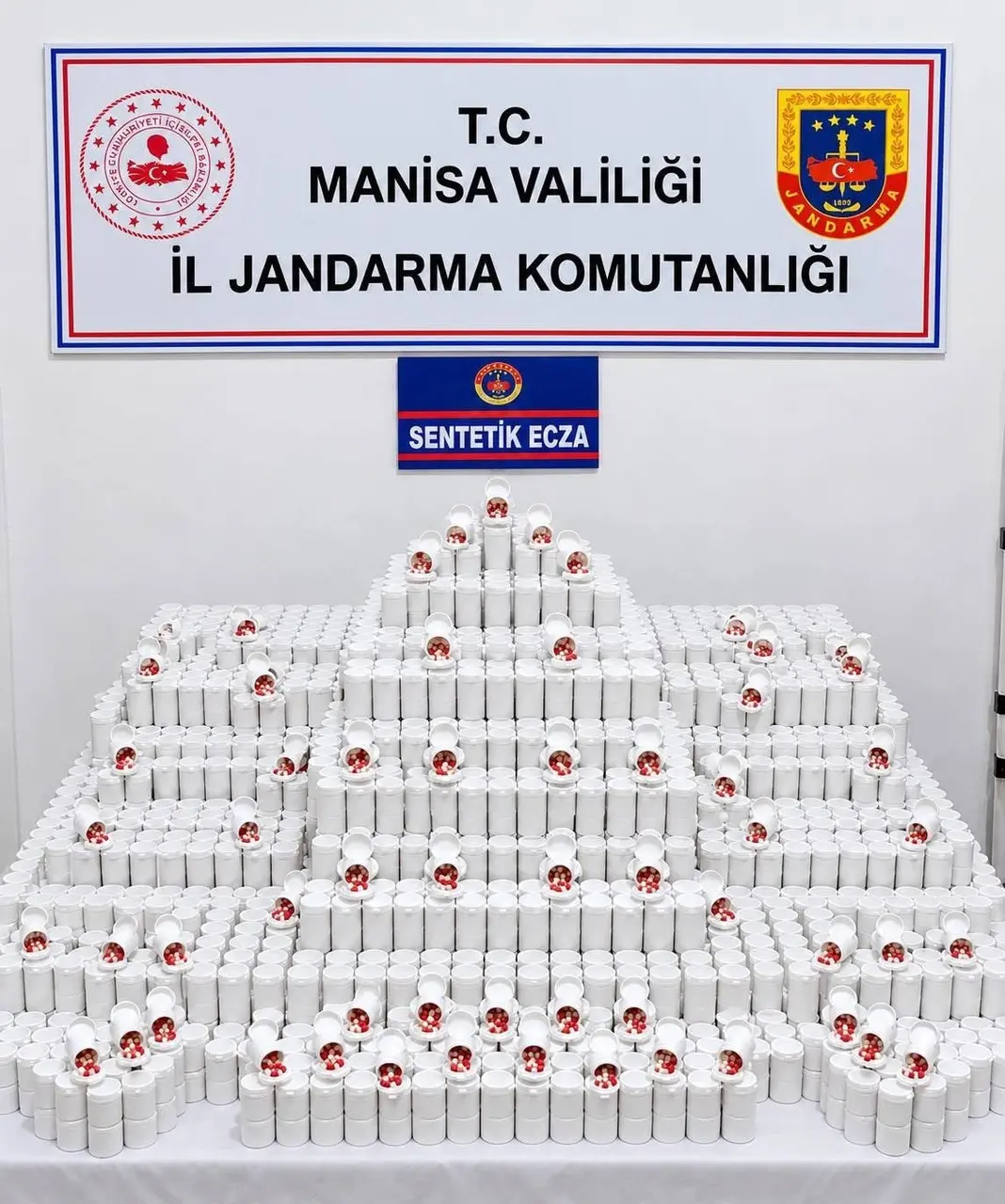 Manisa’da jandarmadan uyuşturucu operasyonu: 2 gözaltı