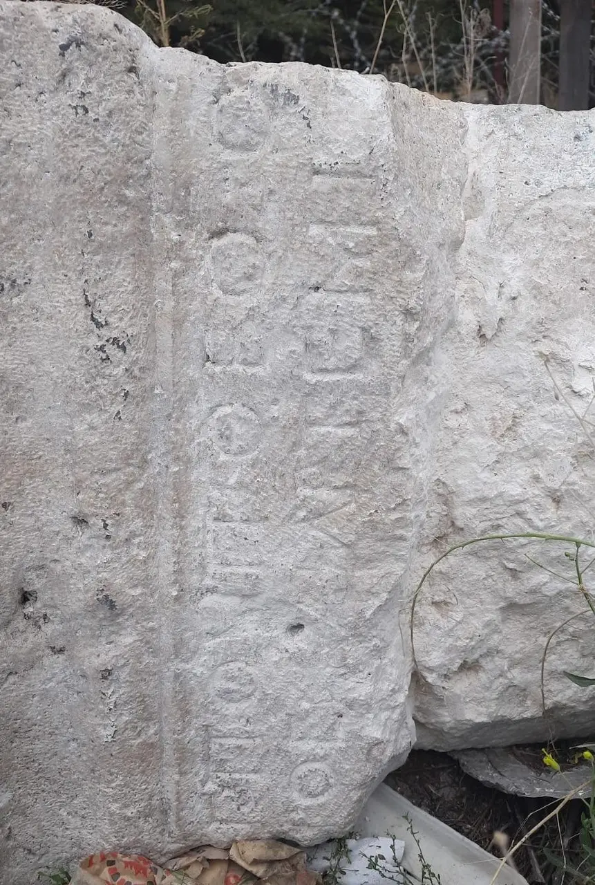 Konya’da tarihi heykel kaidesini çalan 3 şüpheli hakkında adli işlem başlatıldı