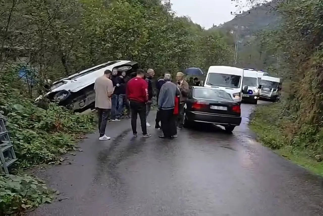 Öğrenci servisi ile otomobil çarpıştı: 5 yaralı