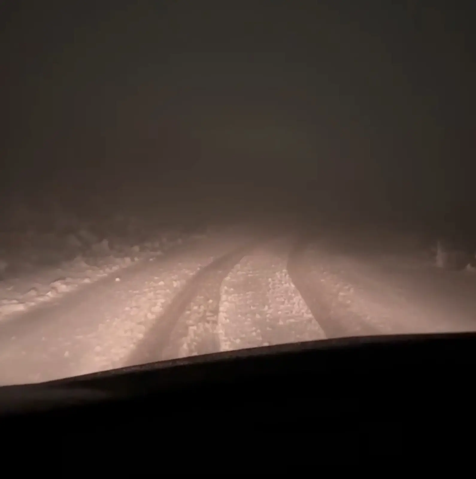 Emirdağ’ın yüksek kesimlerinde kar yağışı etkili oldu