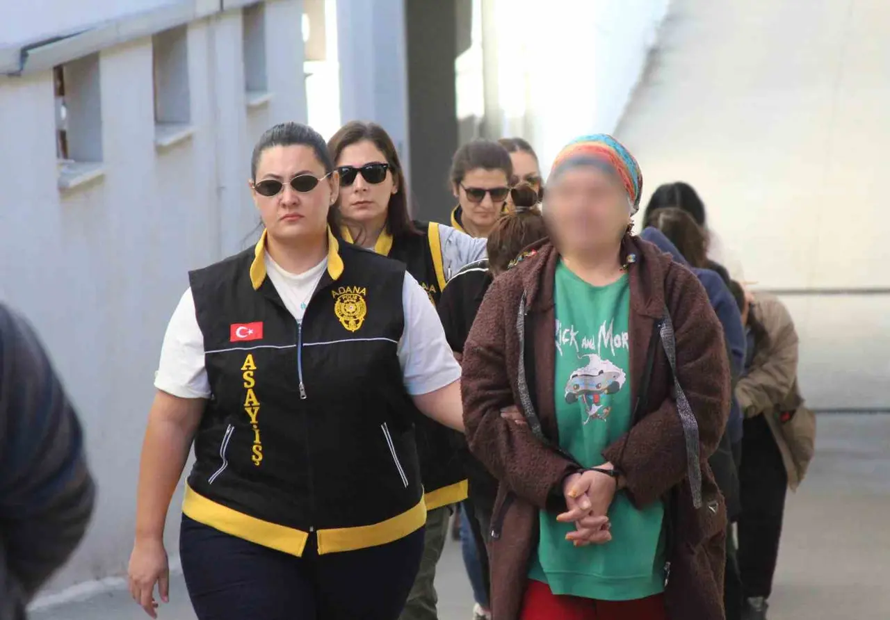 17 sigorta şirketini 76 kurgulanmış kazayla dolandırdılar: 79 şüpheli adliyeye sevk edildi