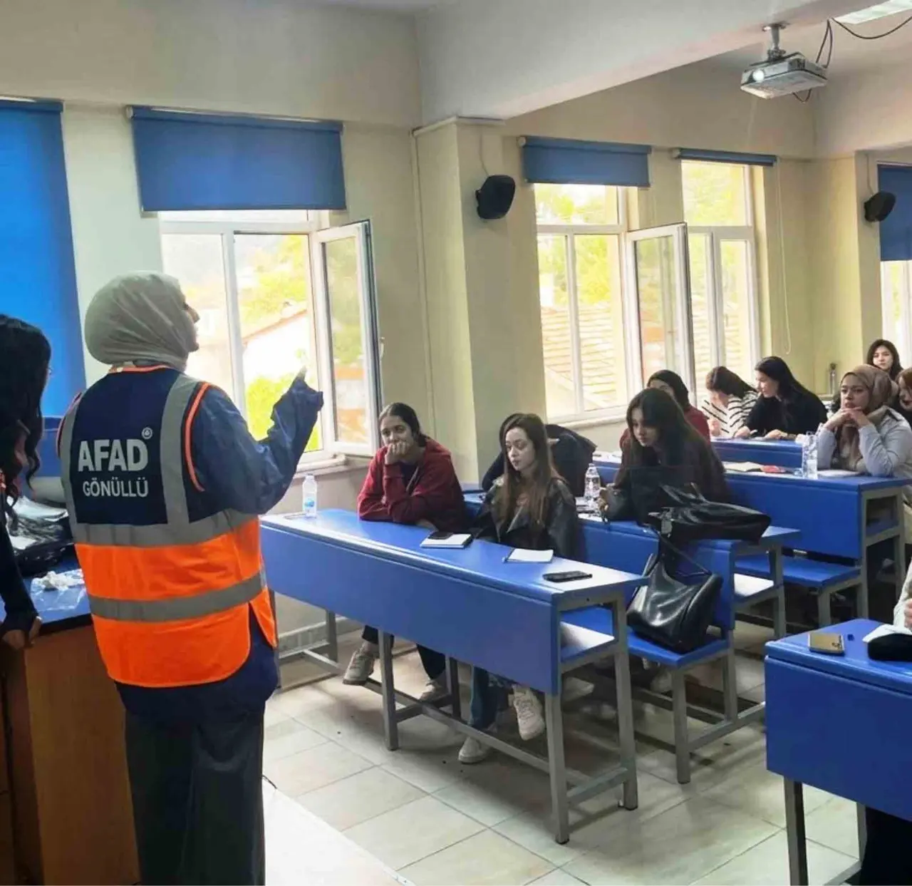 Şaphane MYO öğrencilerine afet farkındalık eğitimi verildi