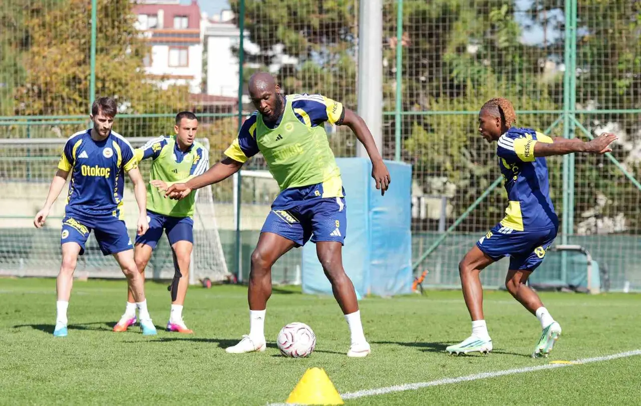 Fenerbahçe, Galatasaray maçı hazırlıklarına ara vermeden başladı