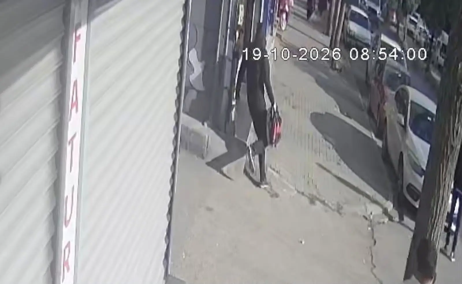 Gaziantep’te 5,6 milyon TL’lik silahlı ve biber gazlı kuyumcu soygunu: O anlar kamerada