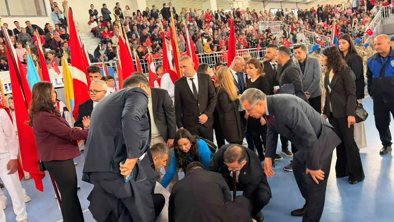 Törende bayılan öğrenciye ilk müdahaleyi doktor milletvekili ve il başkanı yaptı