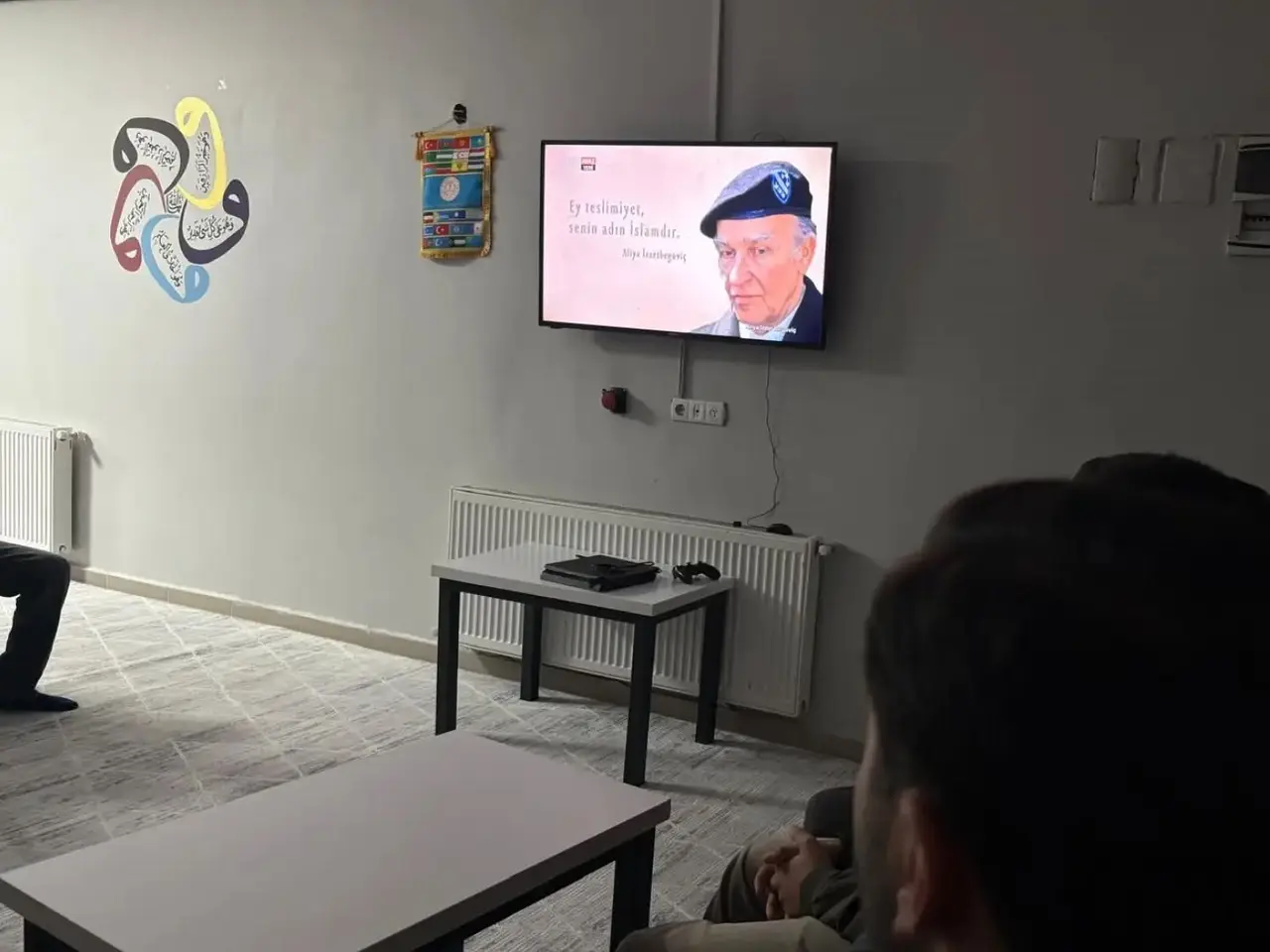 Bayburt’ta gençler Aliya İzzetbegoviç’i andı