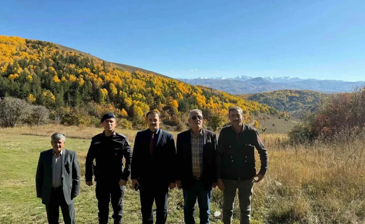 Kaymakam Ahat Otlukbeli ve Elmalı’da vatandaşlarla bir araya geldi