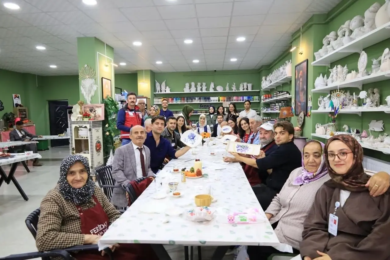 Erzincan’da gençler ve yaşlılar sanat etkinliğinde buluştu