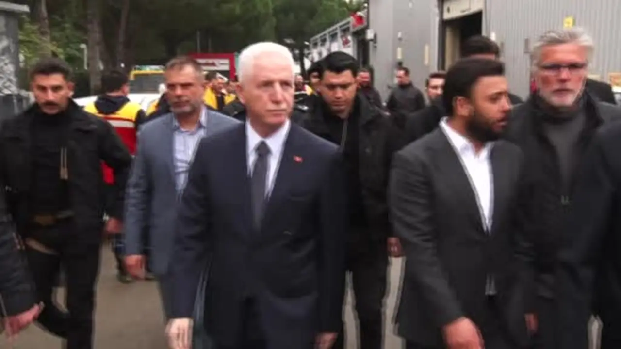 İstanbul Valisi Gül, selden etkilenen Kemerburgaz’da vatandaşları dinledi