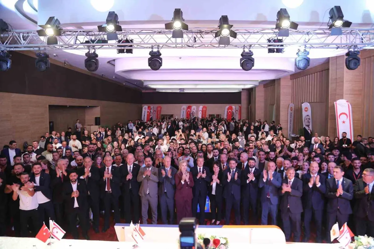 KKTC Başbakanı Üstel’den gençlere kapsamlı destek sözü