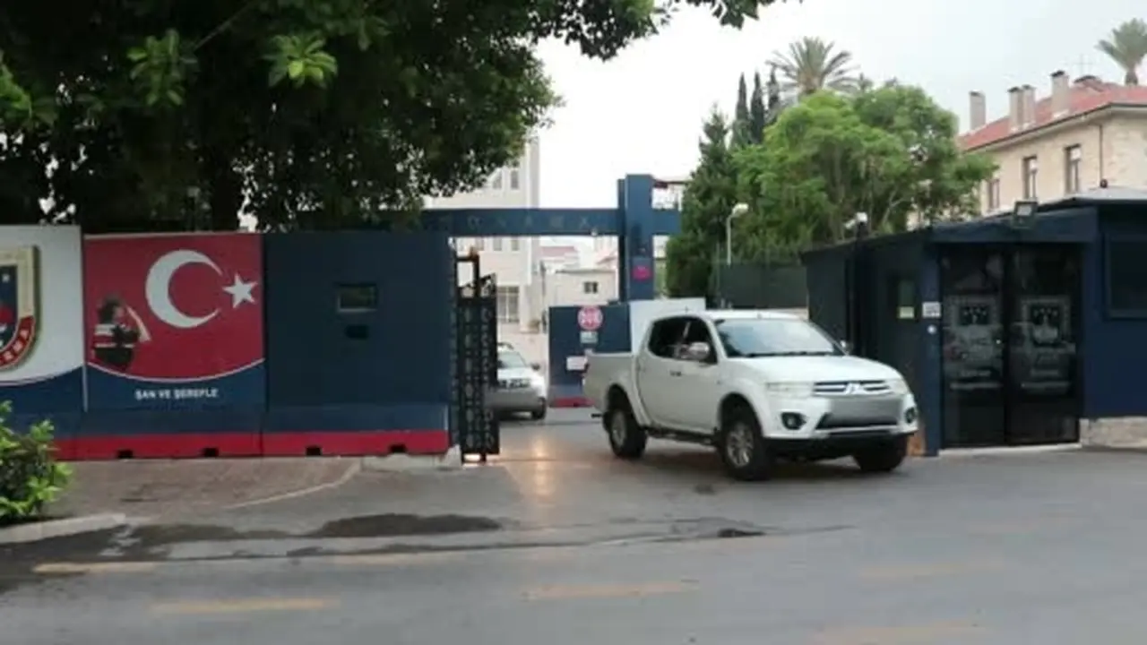 Mersin’de 10 milyonluk kaçak dolgu ve estetik malzemesi operasyonu: 2 gözaltı