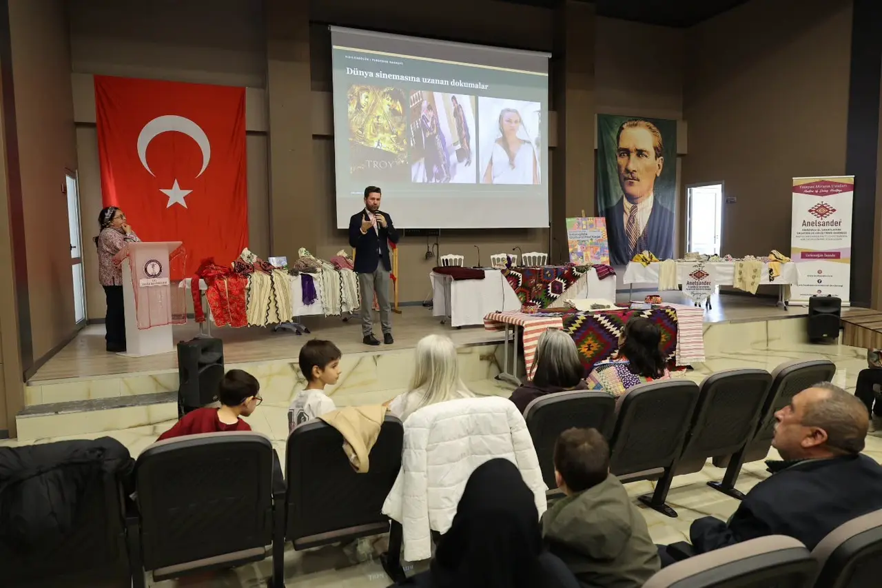 Tavas Belediyesi ilçenin geleneksel el sanatlarını tanıtmaya devam ediyor