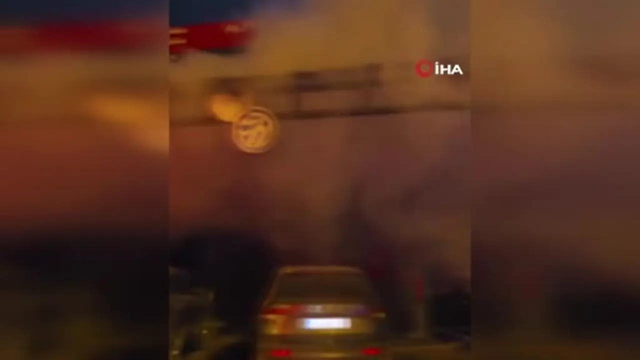 Cizre’de kaporta dükkanında yangın: 4 araç küle döndü