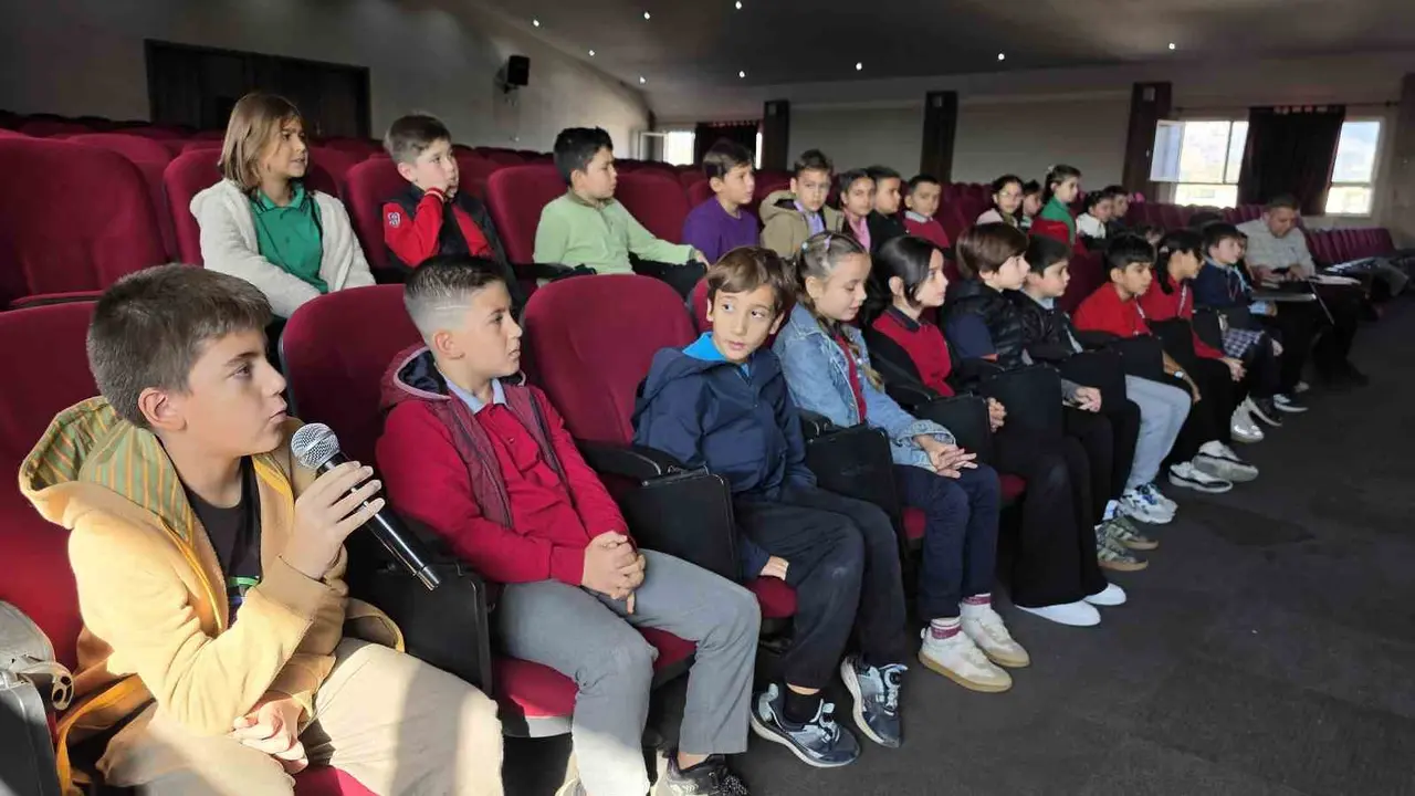 Nazilli’de İlçe Milli Eğitim Müdürü Güner, öğrencileri dinledi