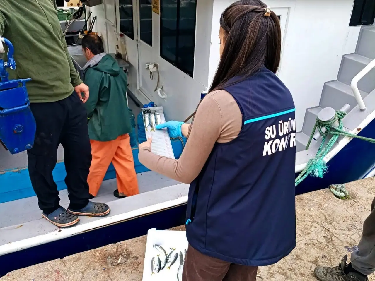 Demirköy’de balıkçı teknelerinde su ürünleri denetimi