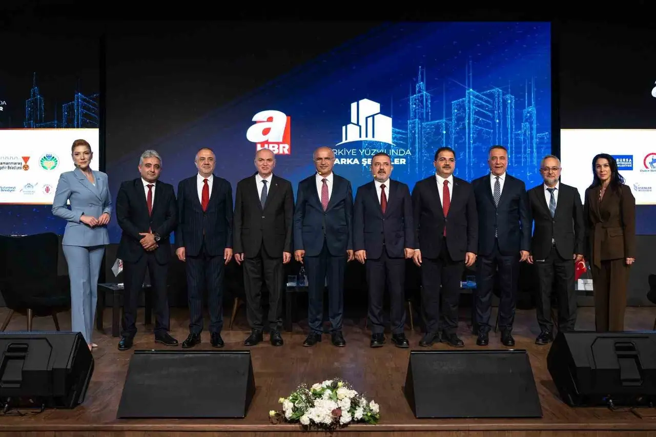 Başkan Er: "Şehrimizin geleceğini sanayi, turizm ve alt yapısıyla daha da güçlendiriyoruz"