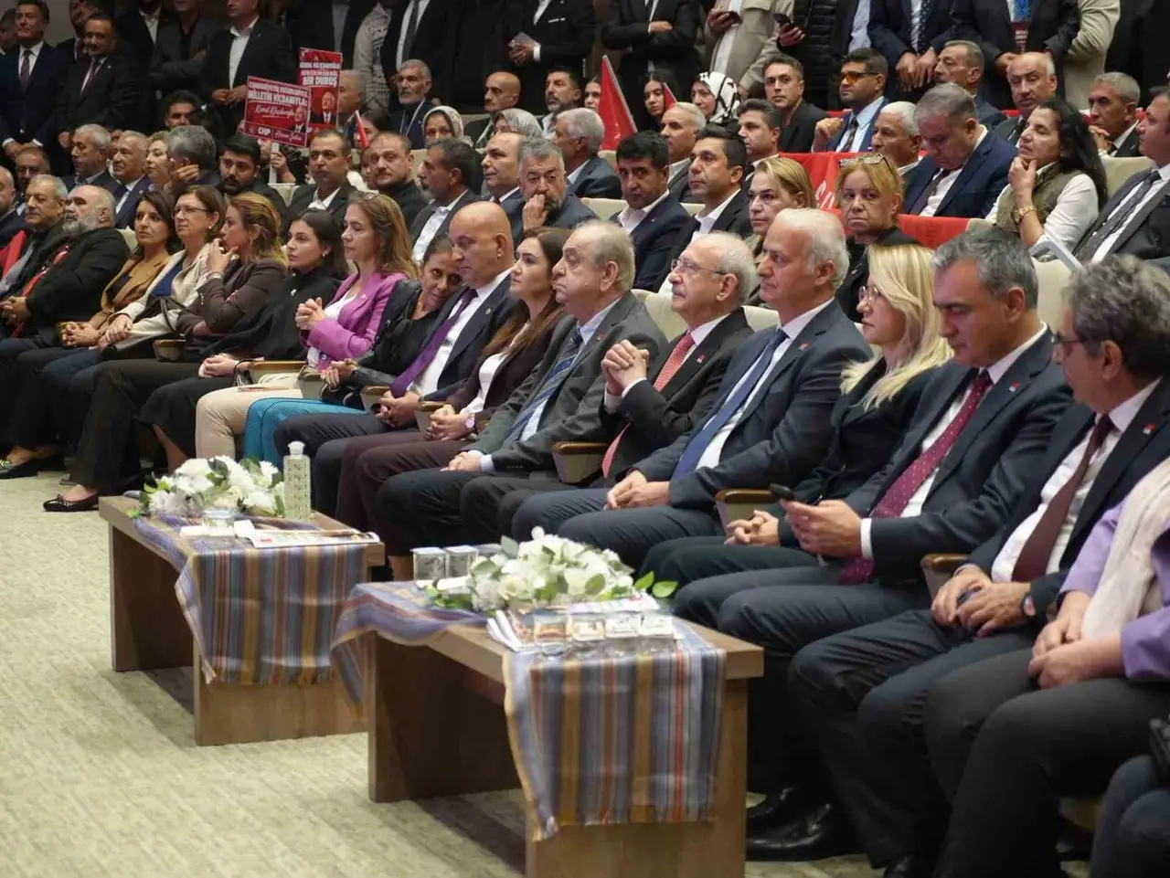 Kılıçdaroğlu, Gaziantep’te "Milli Bilinç, Yükselen Sanayi, Kazanan Çiftçi" programına katıldı