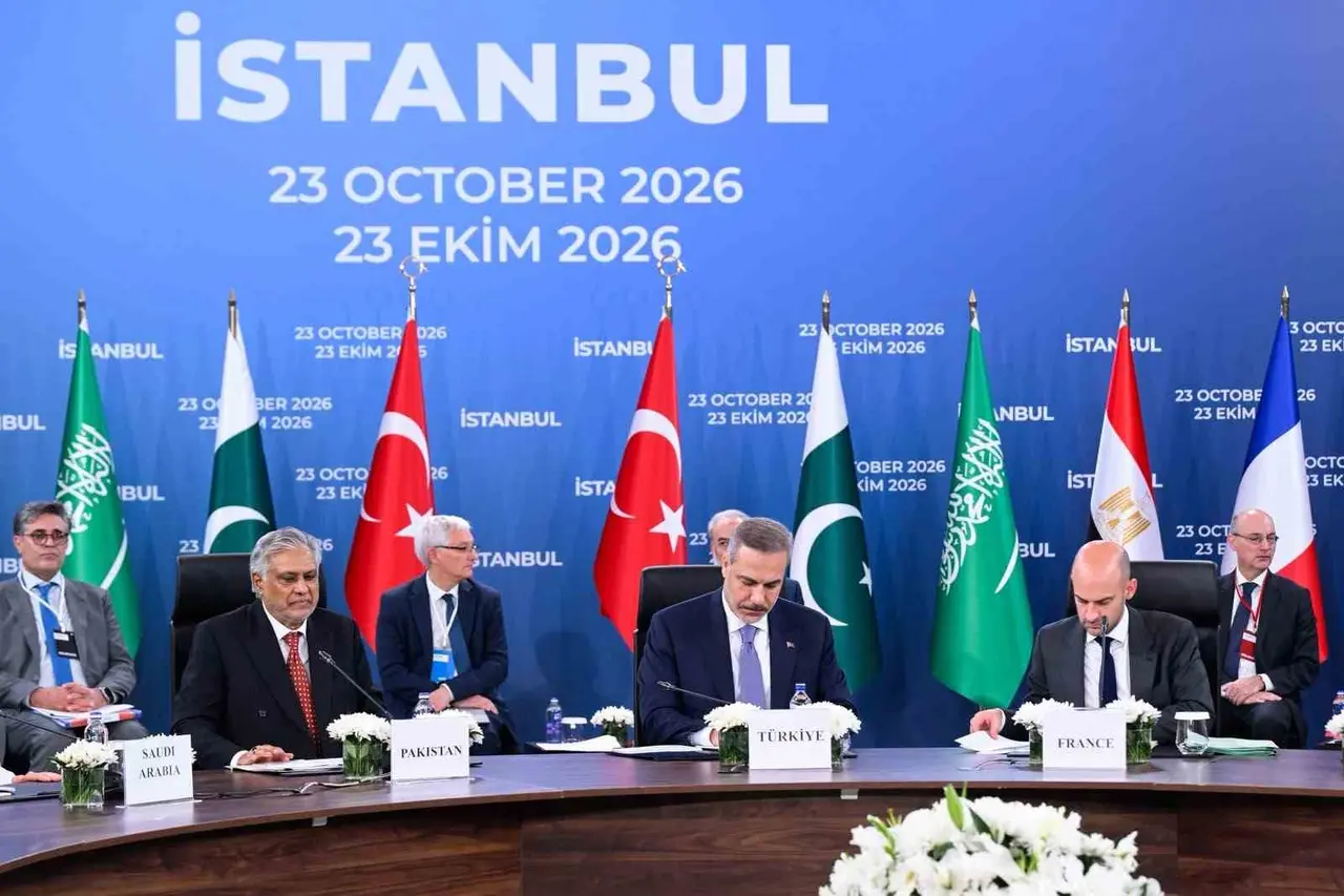 İstanbul’daki R4+E3 toplantısı öncesinde aile fotoğrafı
