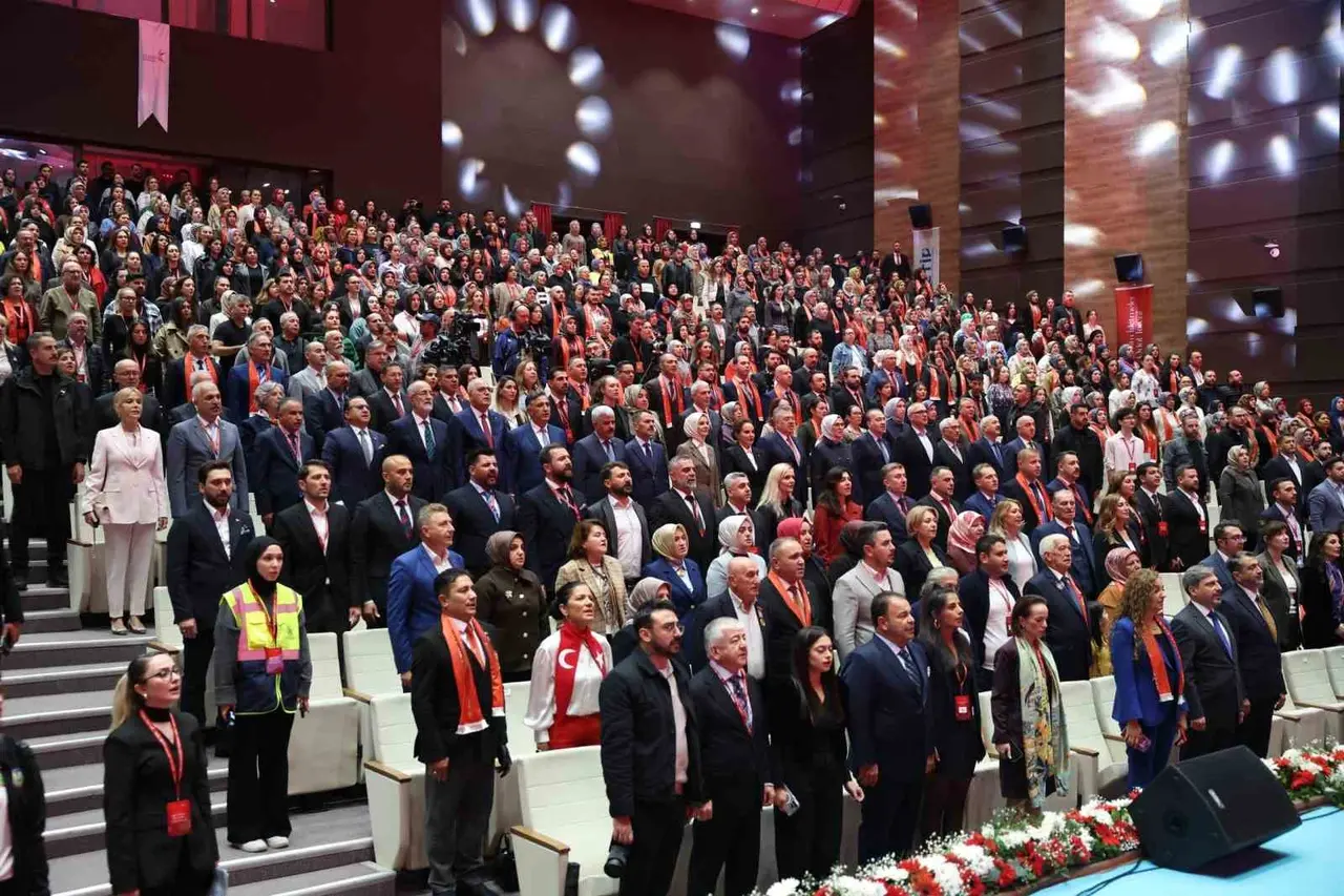 Mehmet Akif Üstündağ, Aile ve Spor Değerlerine Katkı Ödülü’ne layık görüldü