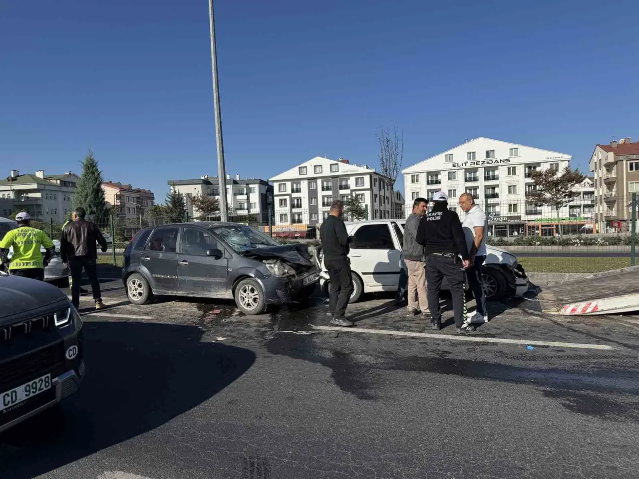 Nevşehir’de KPSS’ye yetişmeye çalışan öğrencilerin de bulunduğu 5 araç kaza yaptı: 2 yaralı