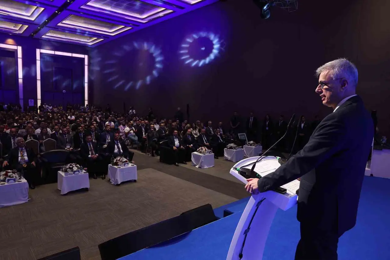 Sağlık Bakanı Memişoğlu 6. Uluslararası Acil Tıp Kongresi’nin açılışına katıldı