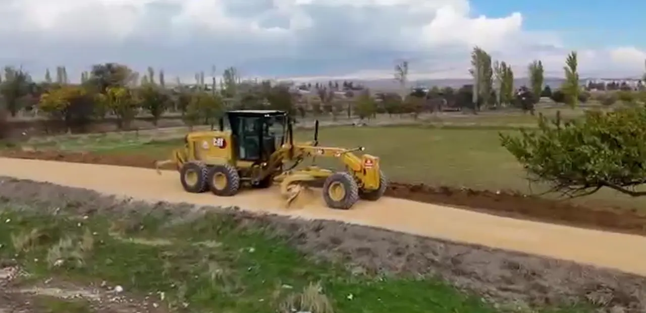 Bolvadin’de ulaşım altyapısı çalışmaları sürüyor