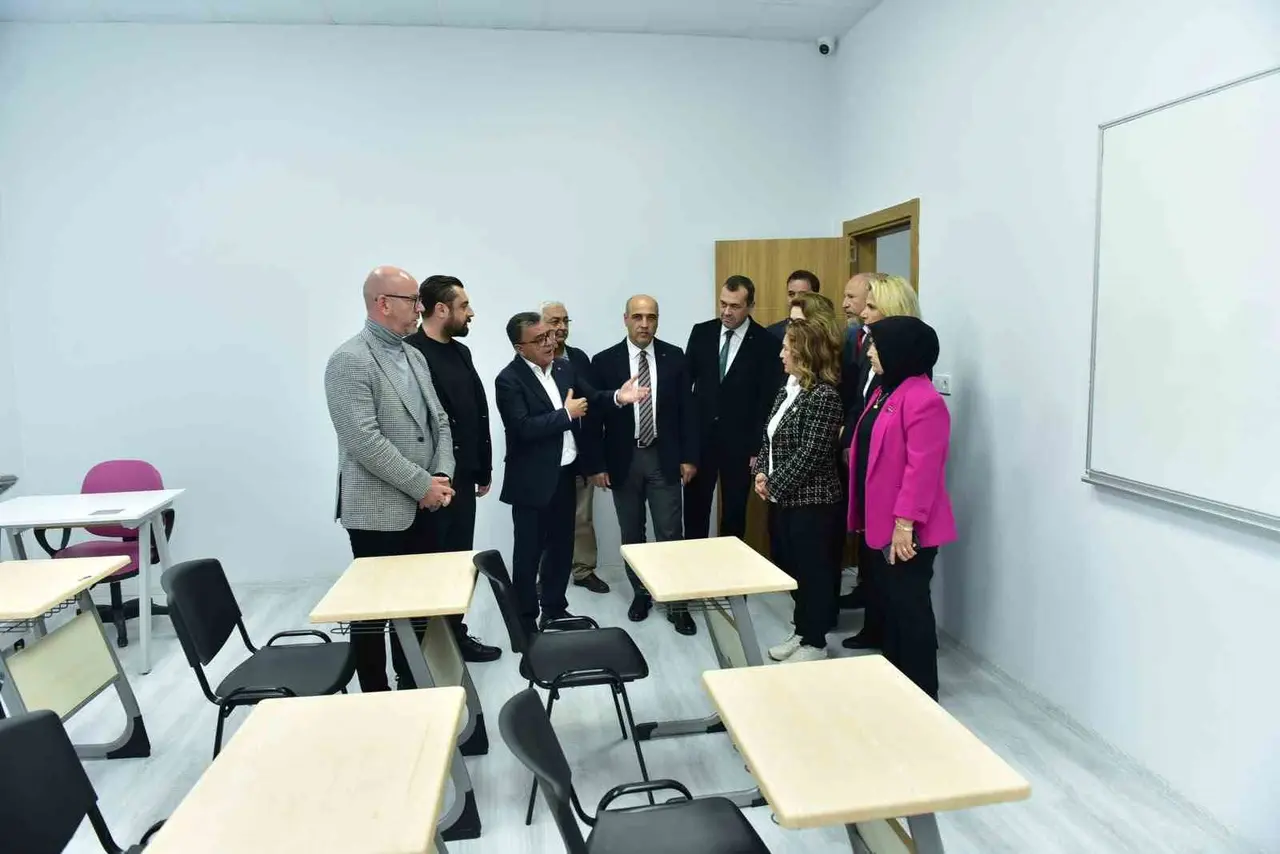 Altıeylül’de Sosyal belediyeciliğin yeni adresi kapılarını açtı