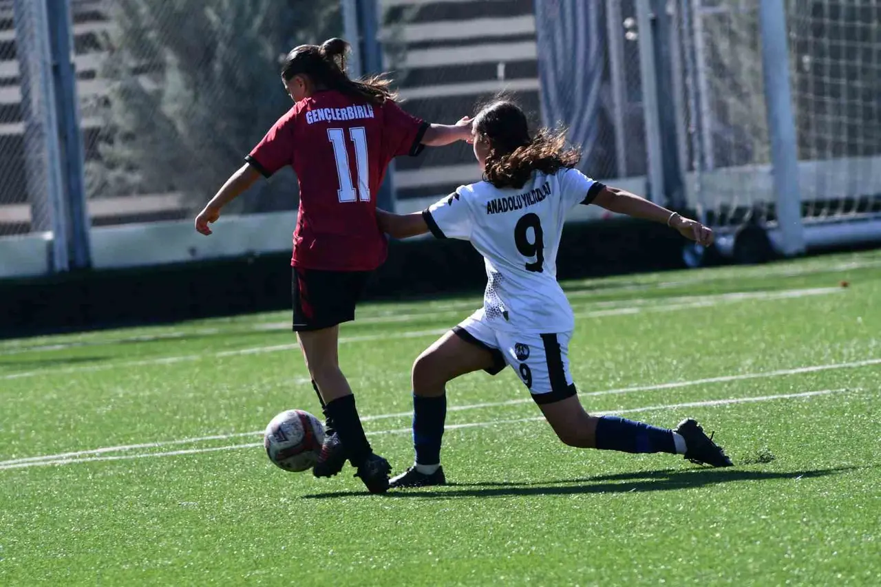 Anadolu Yıldızları, Gençlerbirliği’ni 3-1 ile geçti