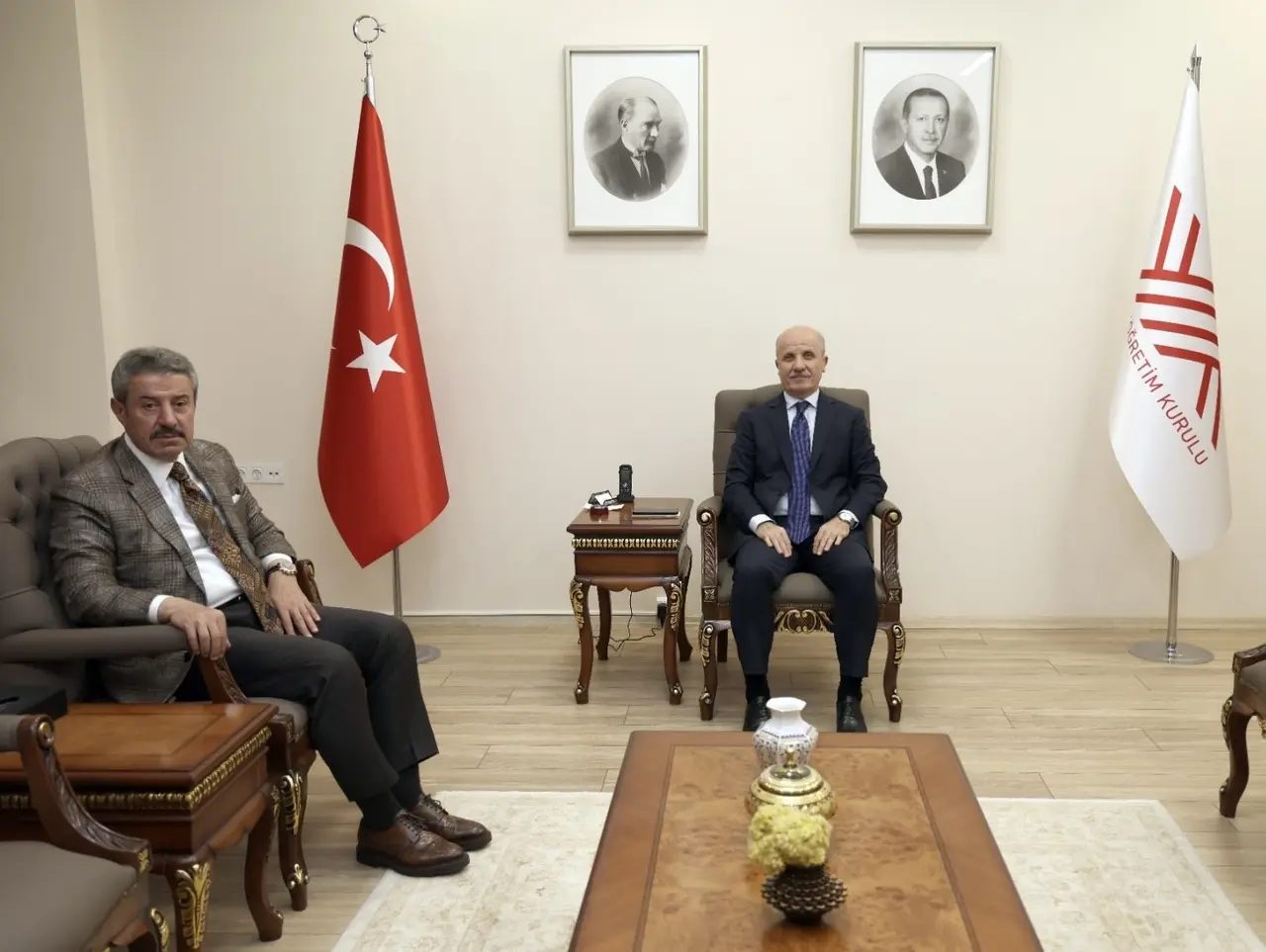 AK Parti Şırnak Milletvekili Tatar, YÖK Başkanı Özvar ile bir araya geldi