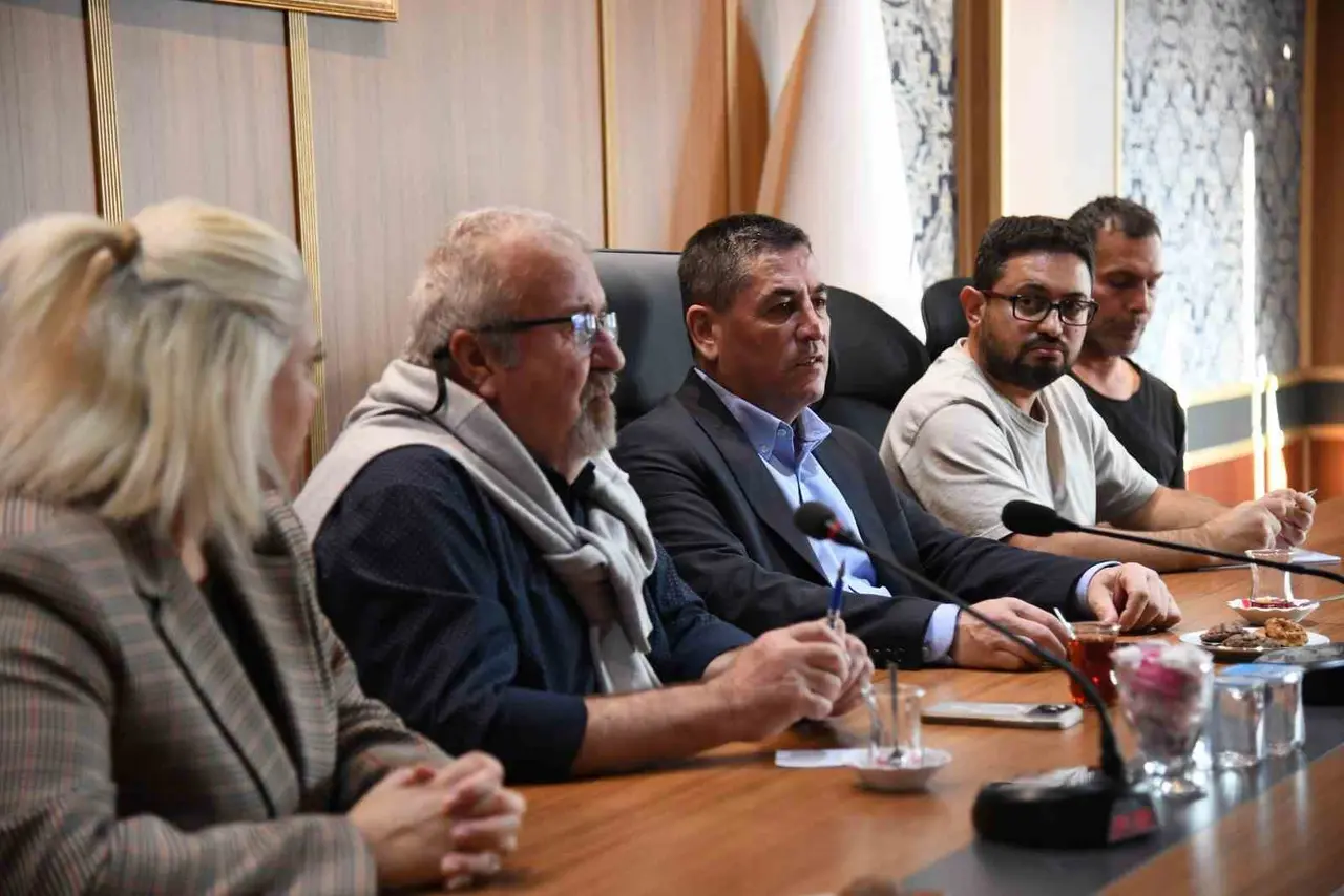 Yunusemre’de temizlik ekiplerine çevre bilinci eğitimi