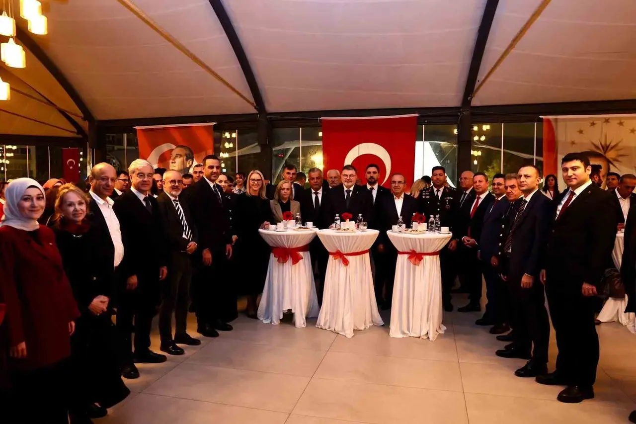 AK Parti İzmir İl Başkanı Saygılı: "Cumhuriyet hepimizin ortak emaneti, Türkiye hepimizin ortak geleceğidir"