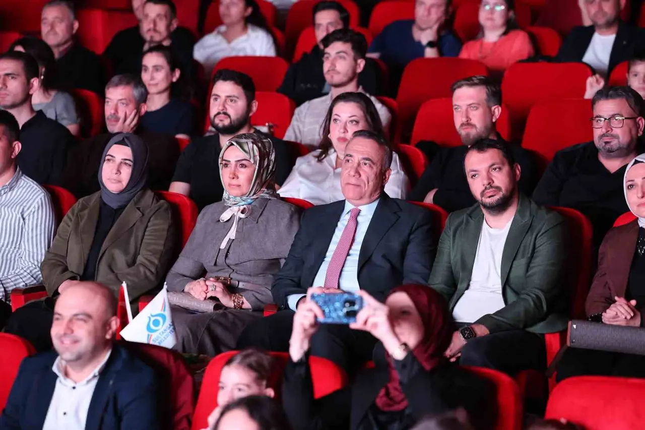 Sultangazi Sanat Akademisi’nde yeni dönem gala gecesiyle başladı
