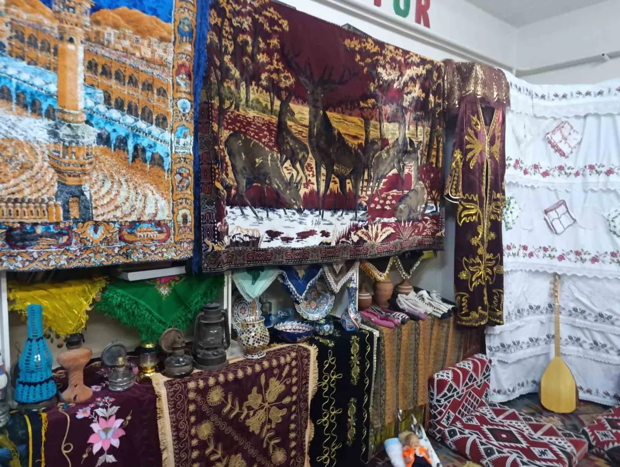 Bolvadin’de Ceylan Emet İlkokulu "Kültür Evi"  açıldı