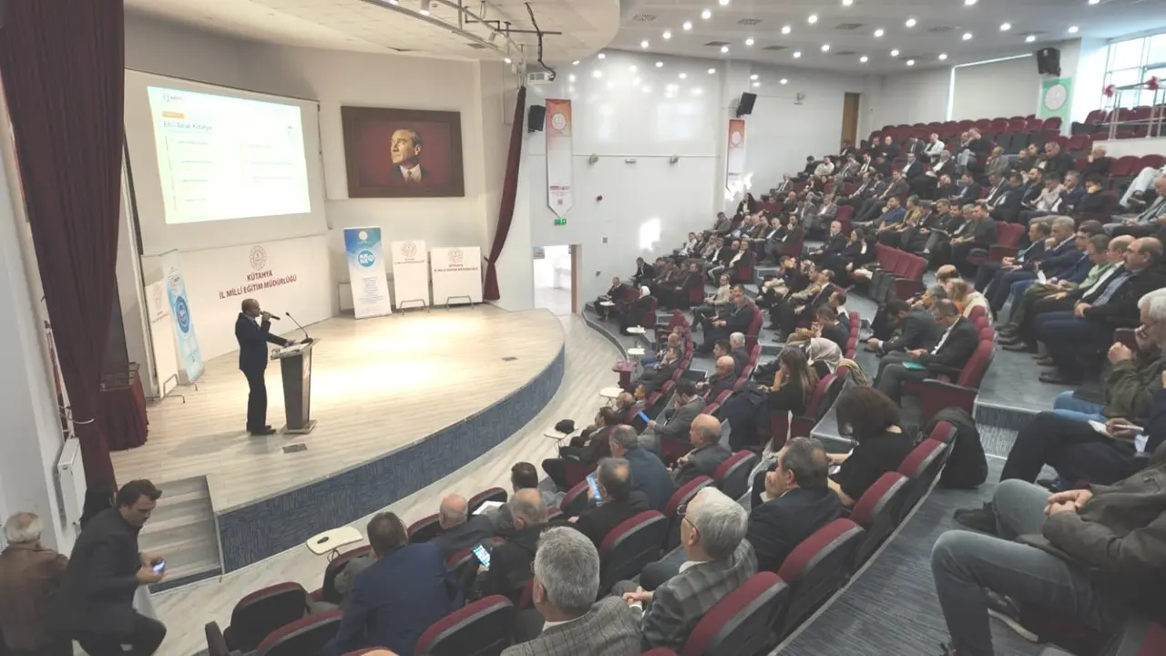 Kütahya’da 43 Adım Projesi için okul müdürleri bir araya geldi