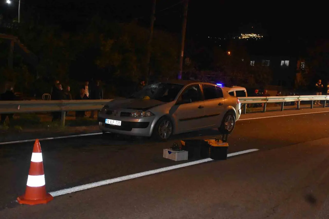 Yolun karşısına geçerken otomobilin çarptığı yaşlı kadın hayatını kaybetti