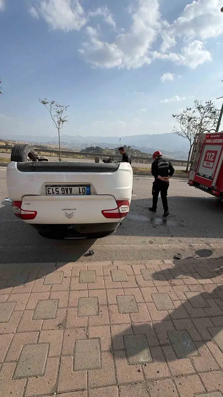 Şırnak’ta virajı alamayan araç takla attı: 3 yaralı