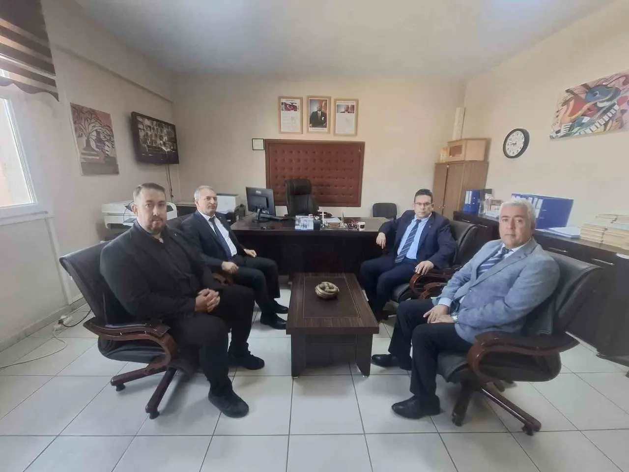 Sarıgöl’de eğitim yöneticileri öğrencilerle aynı sofrada buluştu