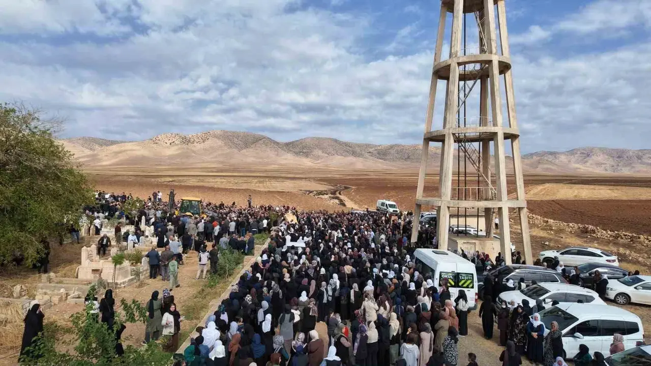 Mardin’deki kazada hayatını kaybeden 6 kişi toprağa verildi