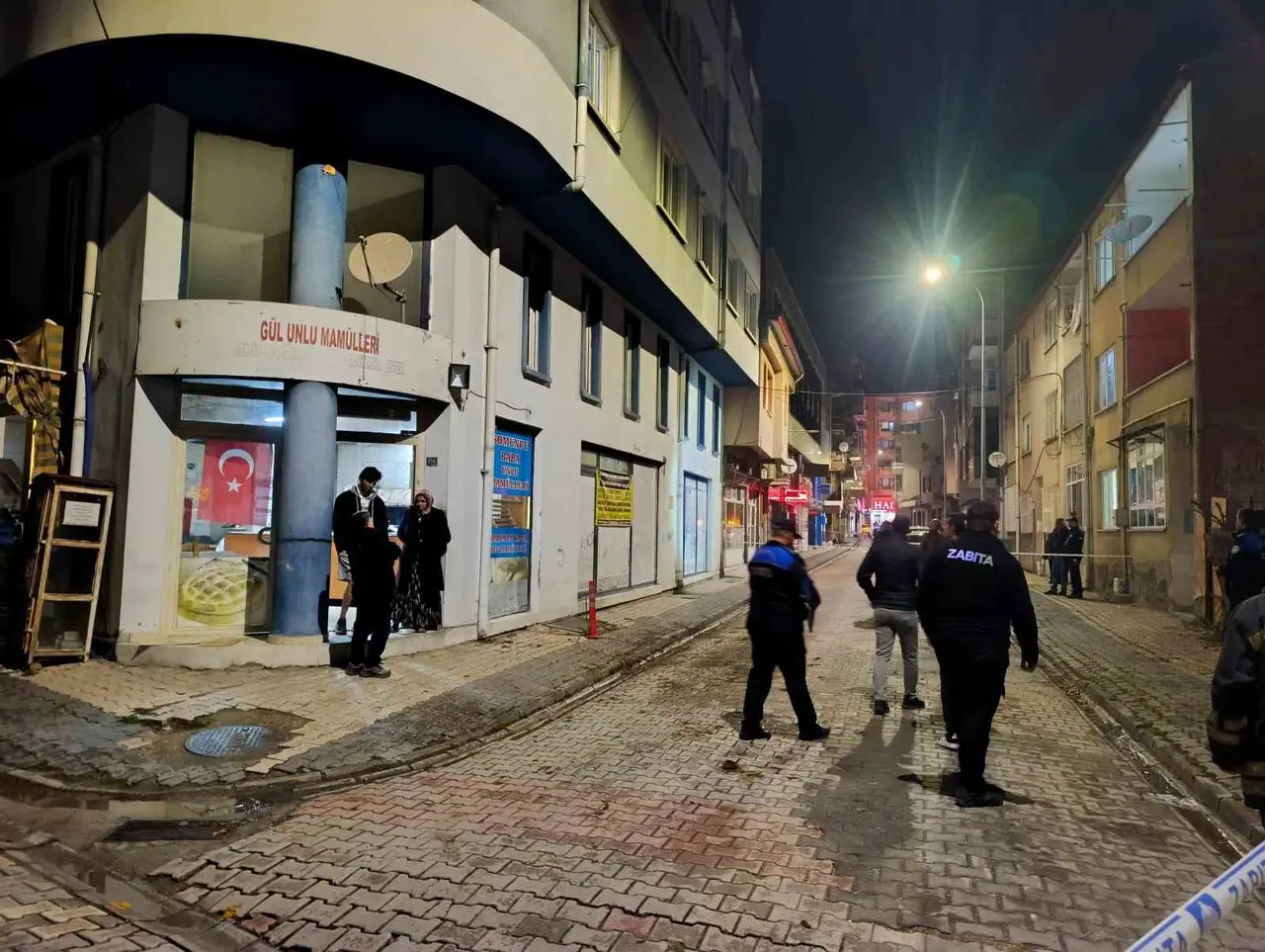Afyonkarahisar’da 4 katlı bina tedbir amacıyla boşaltıldı